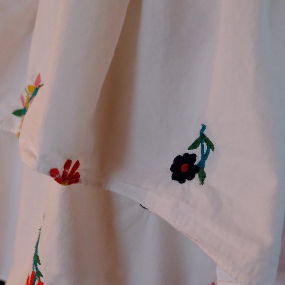 Cute Embroidery Hippie Top - Picture 6 of 7